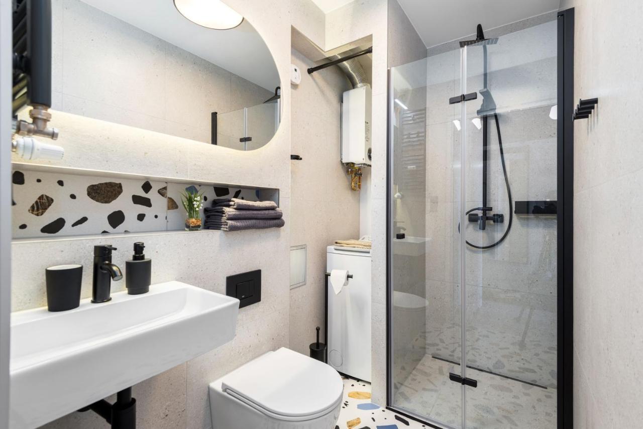 Kairos Apartments - Gwarek - Darmowy Parking, Scisle Centrum คาโตวีตเซ ภายนอก รูปภาพ